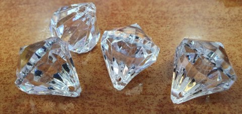 Cyrkonie przezroczyste 120g 24mm K1409-1193/232